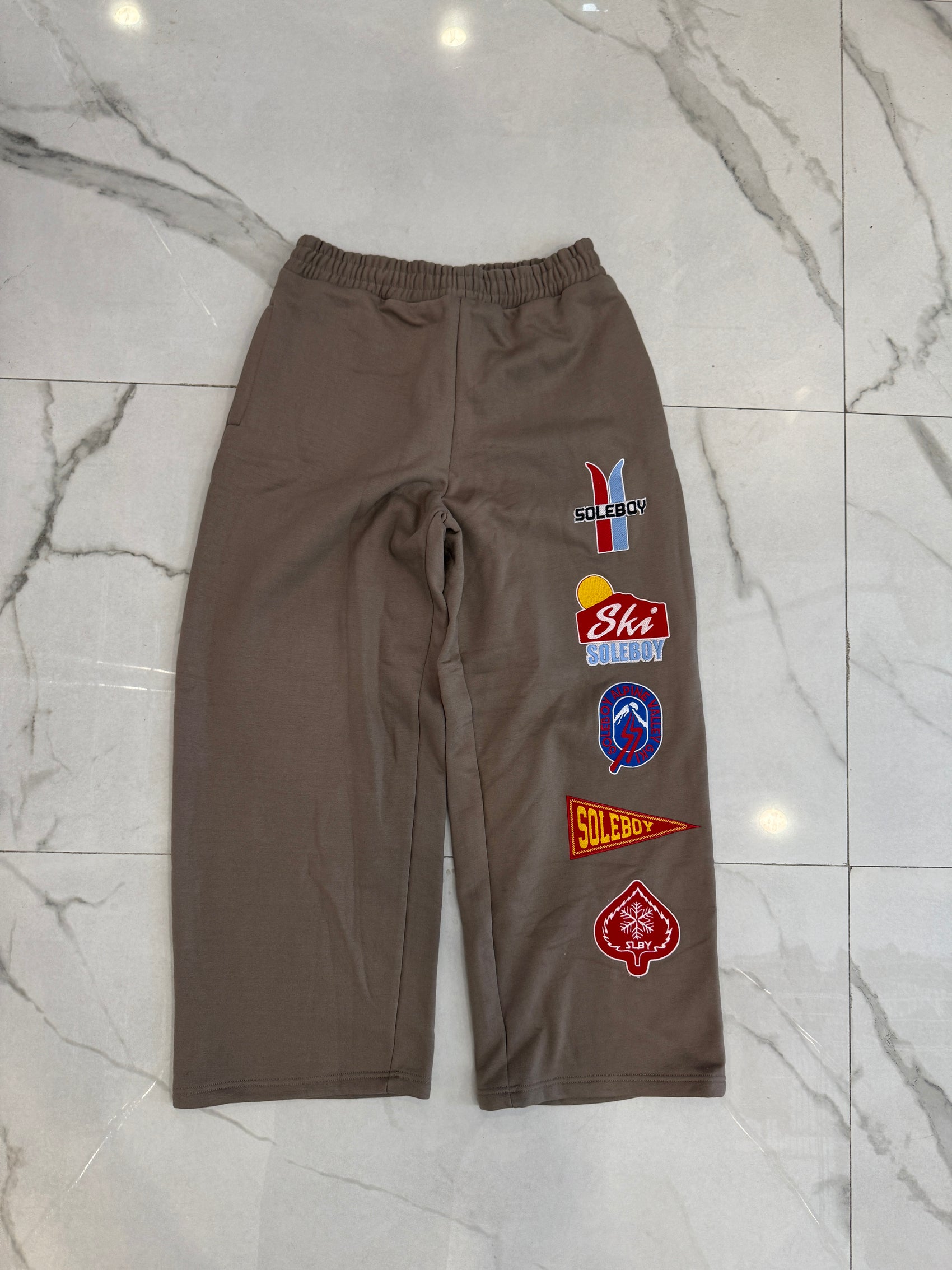 SKI PATCHES SWEATS